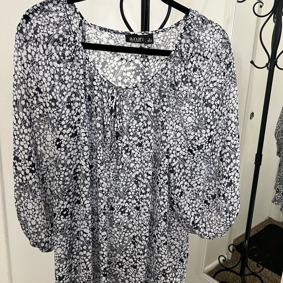 a.n.a Black and White Floral Women's Top.  #40 - Picture 1 of 5
